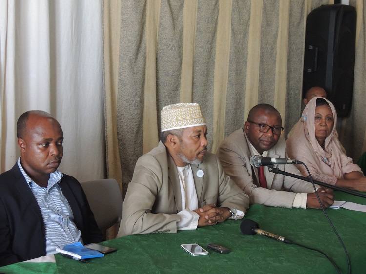 image Cérémonie de passation de service à l’UDC / Adham Youssouf passe le relais à Mouigni Hamza